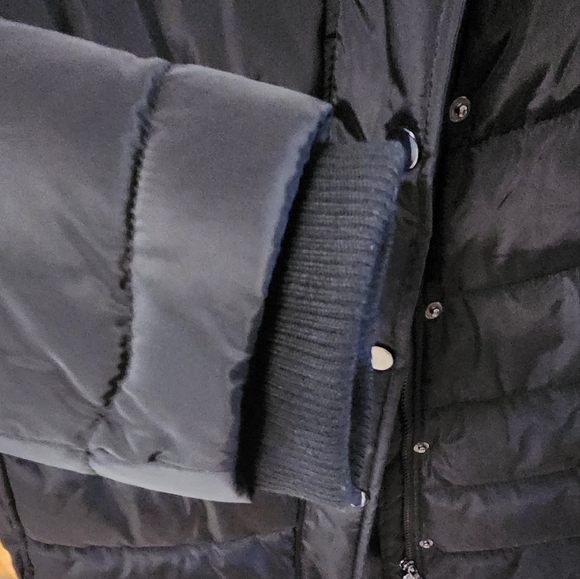 Womens Reitmans Black Puffer Winter Coat w Faux Fur Hood Size L - Picture 6 of 10